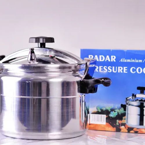 Olla de Presión de Aluminio RADAR – Alta Resistencia y Cocción Rápida